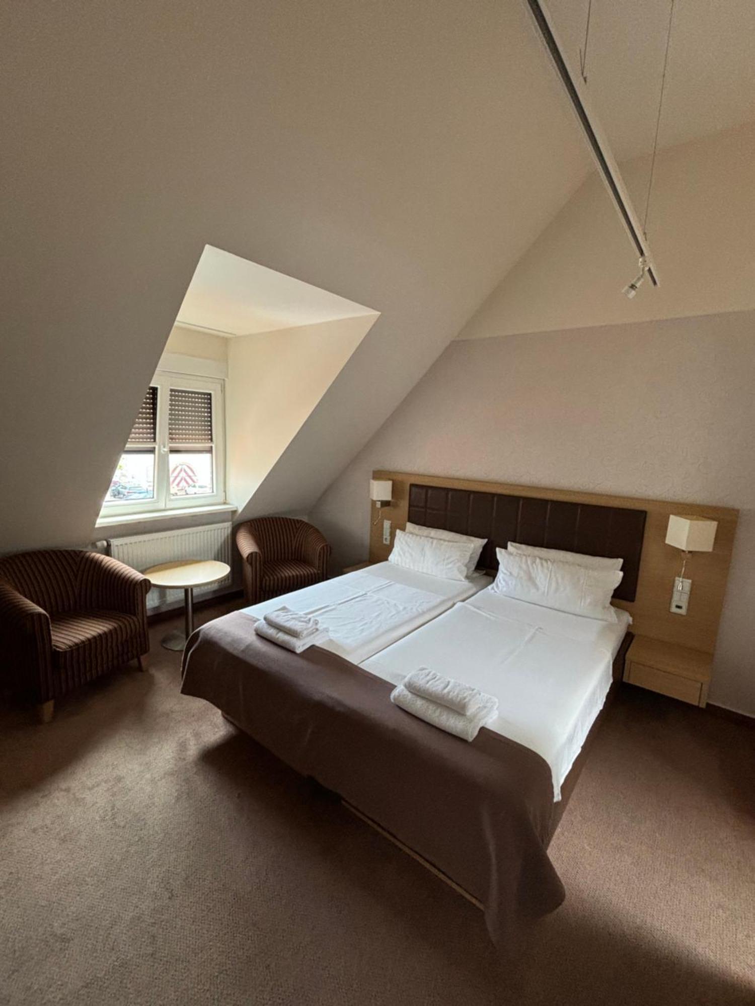 Hotel Ortel Gmbh Besigheim Extérieur photo